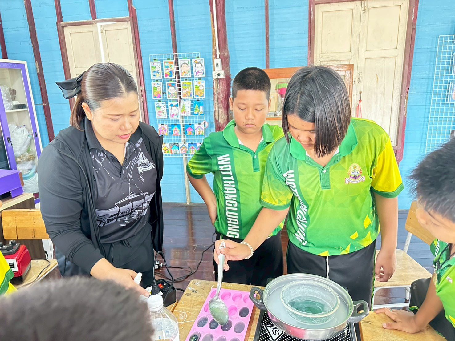 สบู่ล้างมือจากอัญชัญ thumbnail