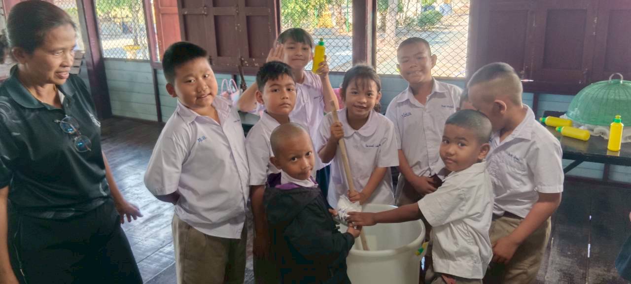 น้ำยาล้างจานกลิ่นมะกรูด thumbnail